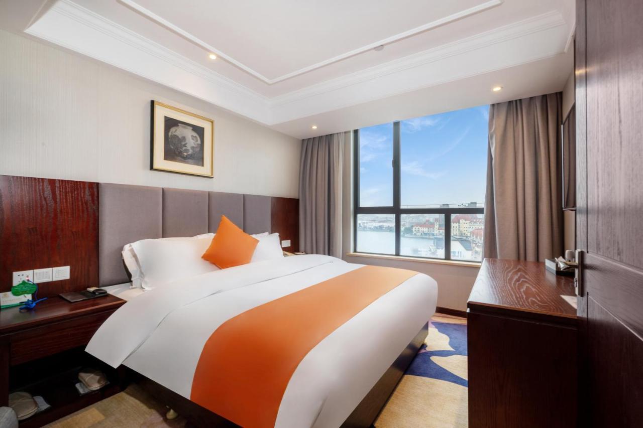Huzhou Wealth Hotel Exterior foto