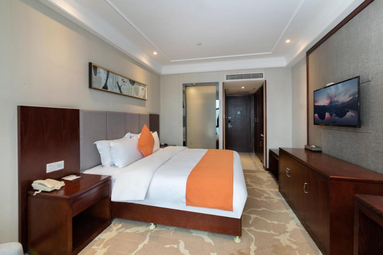 Huzhou Wealth Hotel Exterior foto