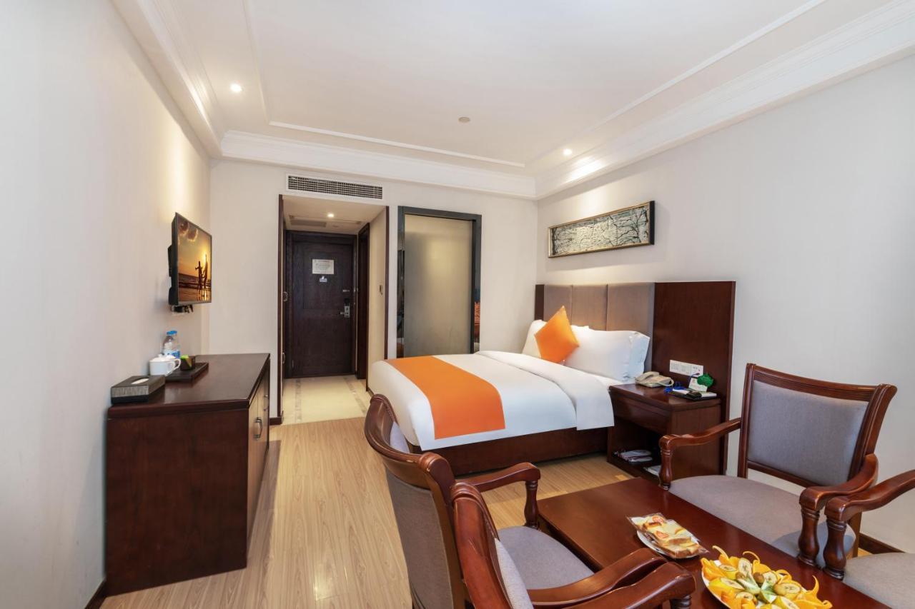 Huzhou Wealth Hotel Exterior foto